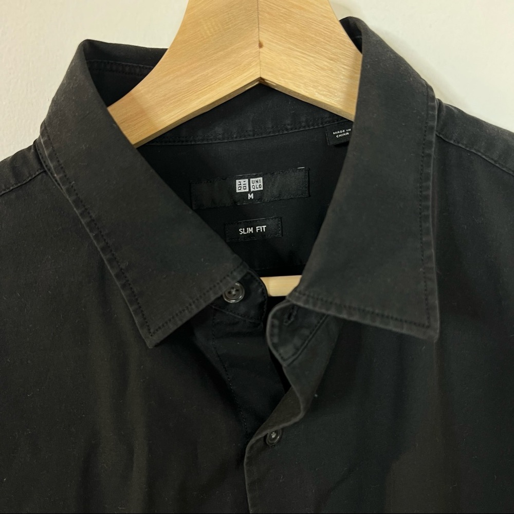 Uniqlo black easy care stretch slim-fit dress shirt - Picture 8 of 8